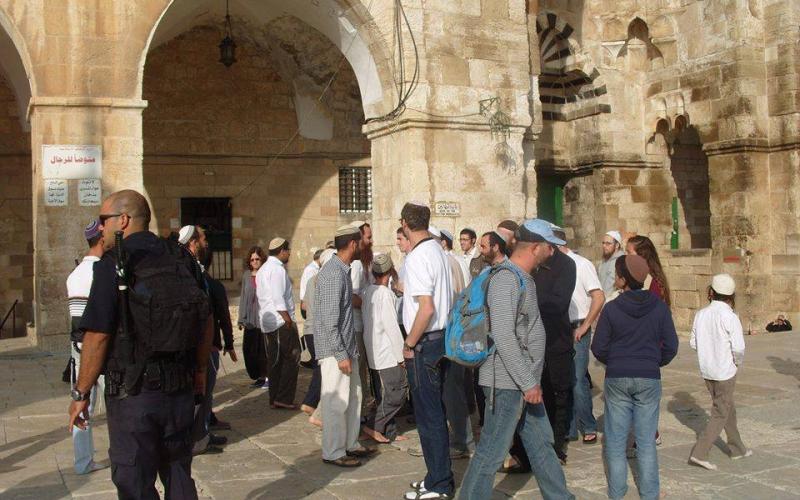 المستوطنون يدنسون الأقصى صباح اليوم