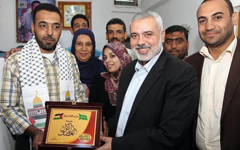 صور: هنية يزور المحرر "أبو جياب" بخانيونس