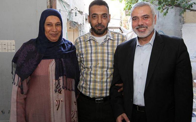 صور: هنية يزور المحرر "أبو جياب" بخانيونس