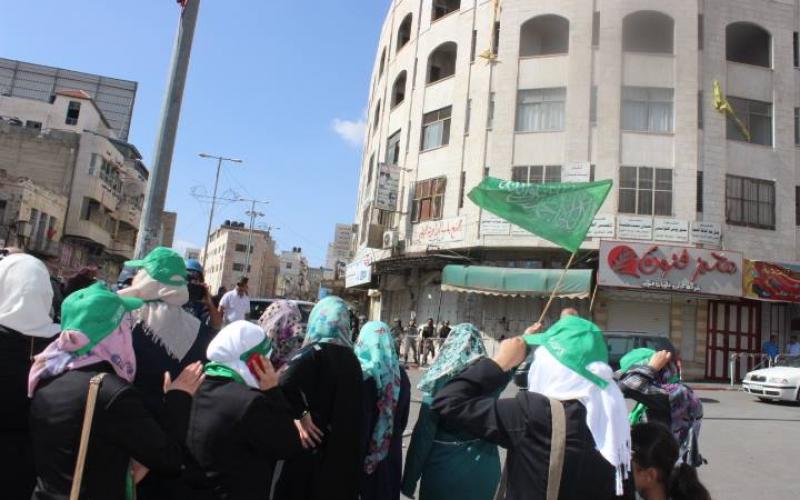 صور : أمن السلطة يقمع مسيرة في الخليل نصرة للأقصى