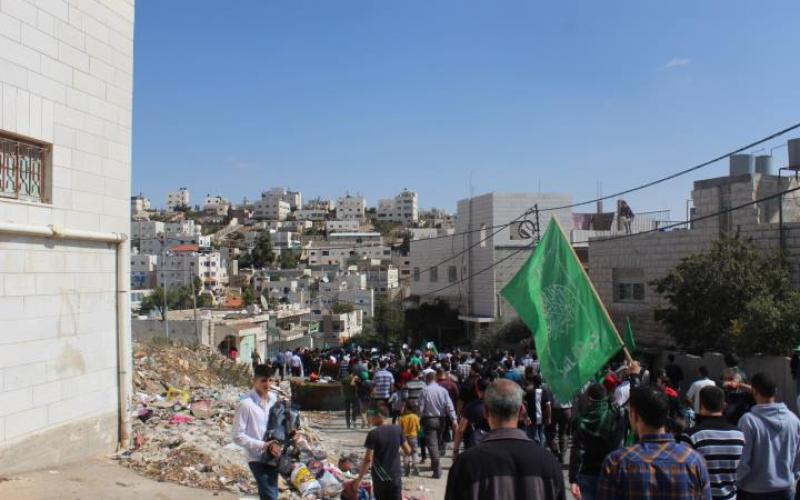 صور : أمن السلطة يقمع مسيرة في الخليل نصرة للأقصى