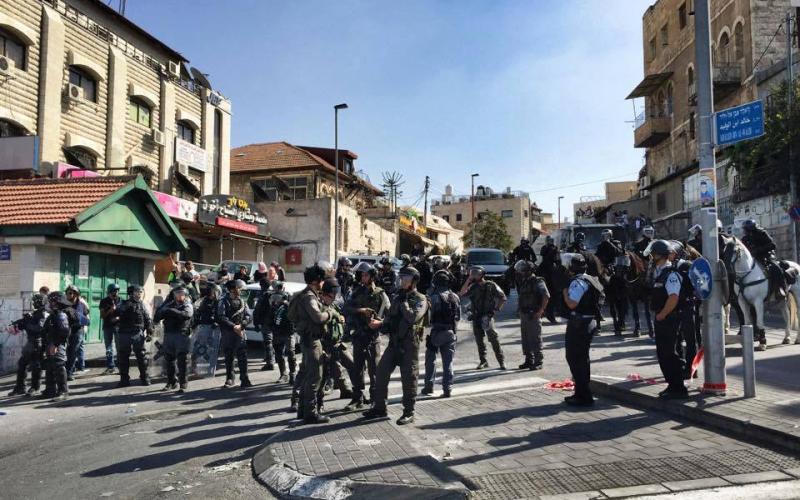 صور: منع الآلاف من الصلاة بالأقصى واندلاع مواجهات