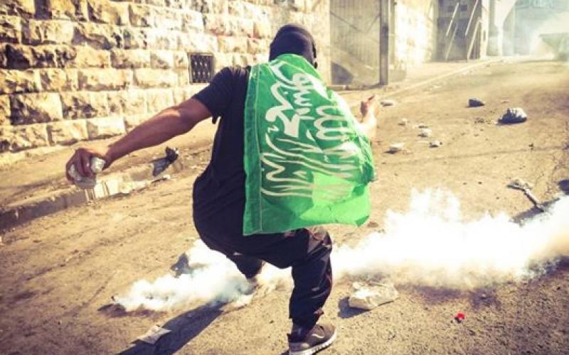 صور: منع الآلاف من الصلاة بالأقصى واندلاع مواجهات