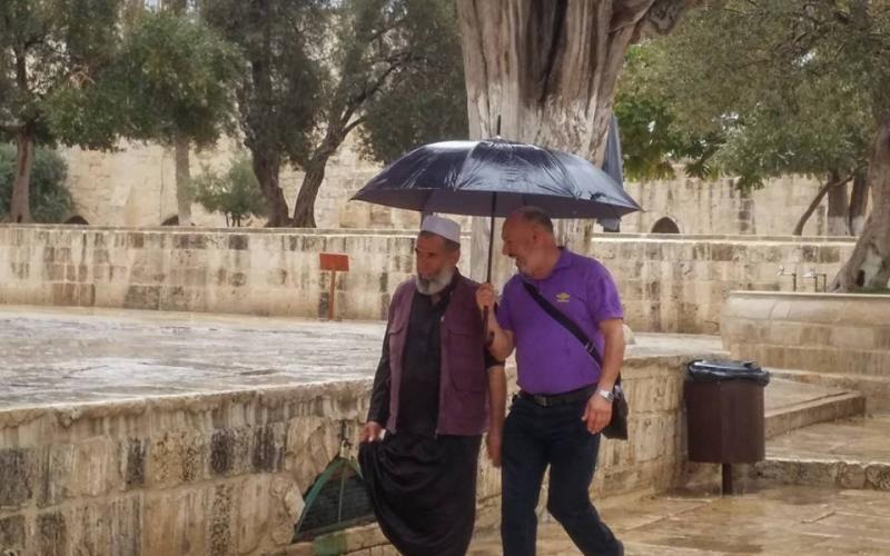 صور: أجواء المطر من داخل المسجد الأقصى