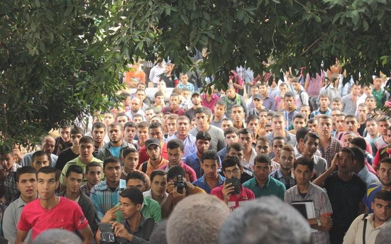 بالصور: الكتلة تنظم وقفة طلابية احتجاجية