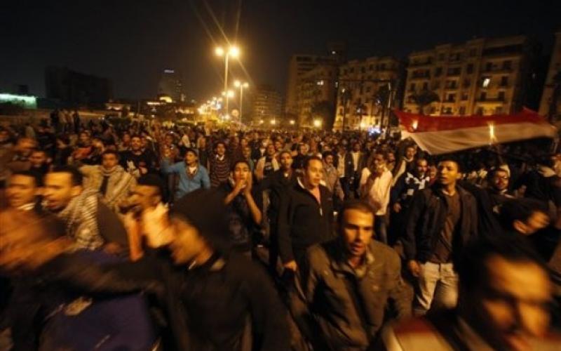 صور.. مواجهات مستمرة بميدان التحرير