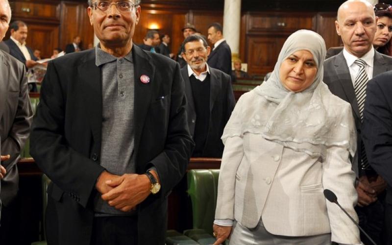 صور.. الحجاب يعود  إلى تونس بقوة