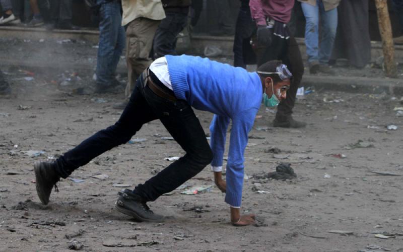 صور.. اشتباكات التحرير لا زالت مستمرة بعنف
