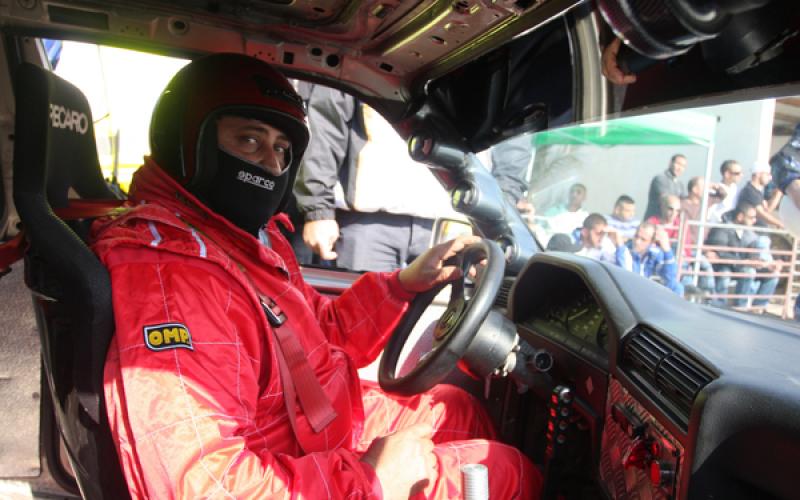 صور.. سباق سيارات فلسطيني أردني في أريحا