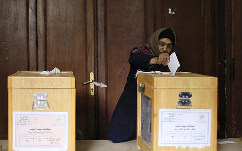 صور.. حضور بارز لكبار السن بانتخابات مصر