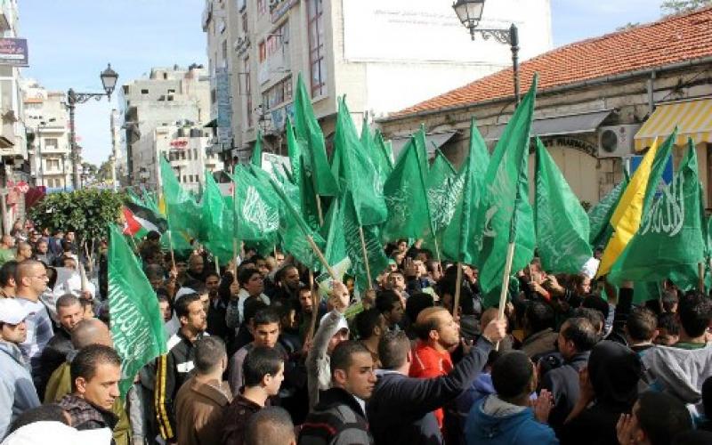 بالصور.. رام الله تكتسي برايات حماس لتنعى الجعبري