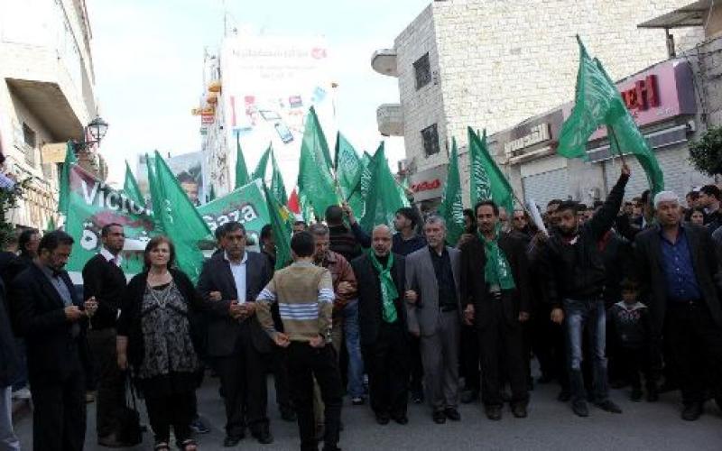 بالصور.. رام الله تكتسي برايات حماس لتنعى الجعبري