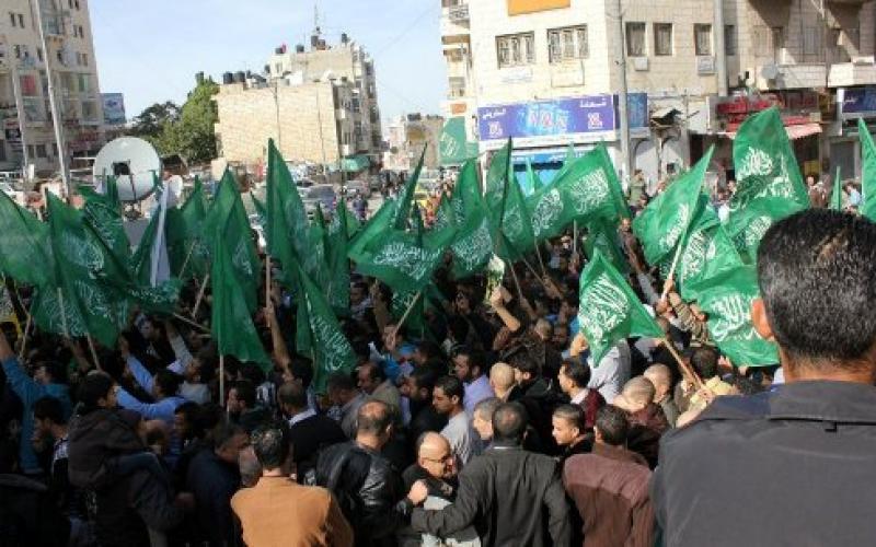 بالصور.. رام الله تكتسي برايات حماس لتنعى الجعبري