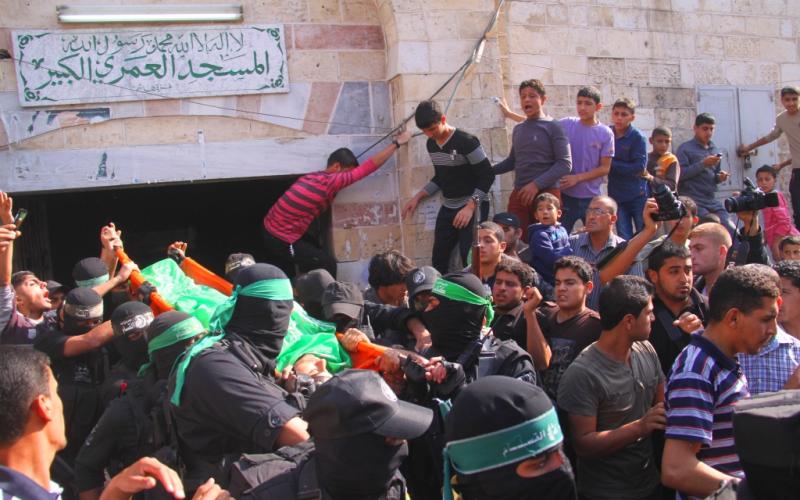 بالصور: تشييع جثمان القسامي "السيقلي"
