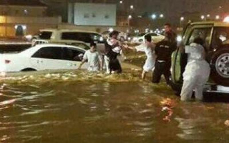 صور: السعودية تغرق بالأمطار