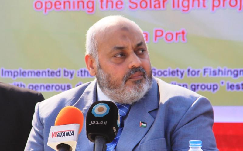 صور: افتتاح مشروع إنارة الميناء بالطاقة الشمسية