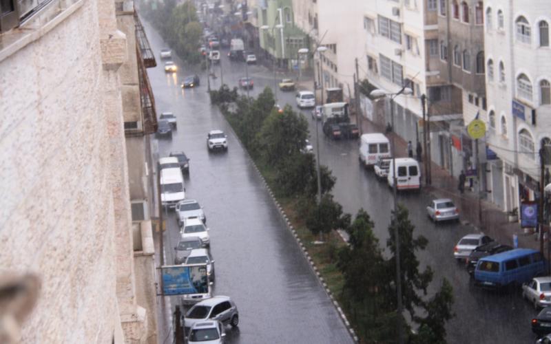 صور: أمطار الخير تهطل على غزة بغزارة