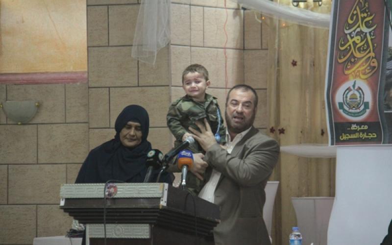 صور: حماس تكرم ذوي شهداء "السجيل"بجباليا‎