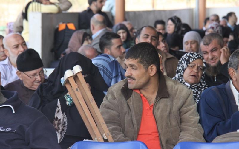 صور: معاناة الانتظار أمام معبر رفح