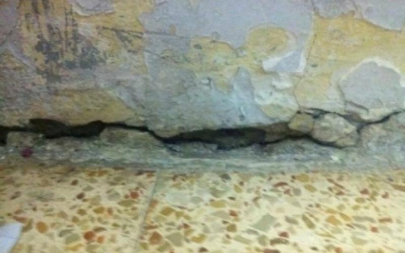صور: انهيار أرضية منزل بالقدس