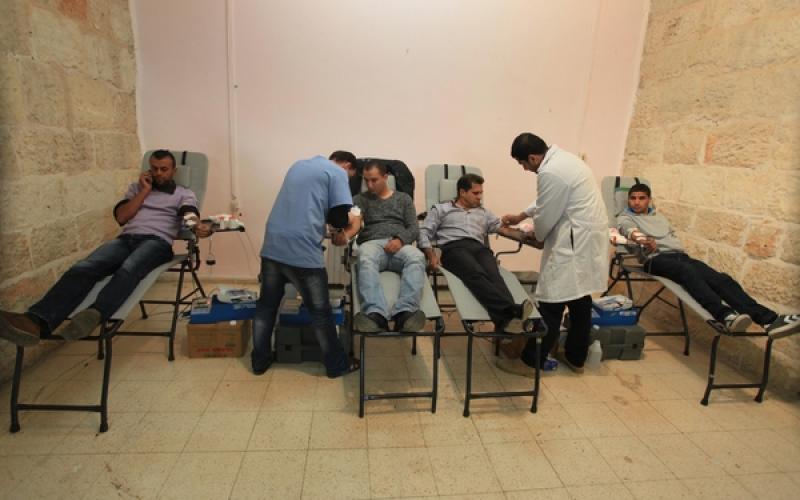 صور: حملة شبابية للتبرع بالدم في رام الله