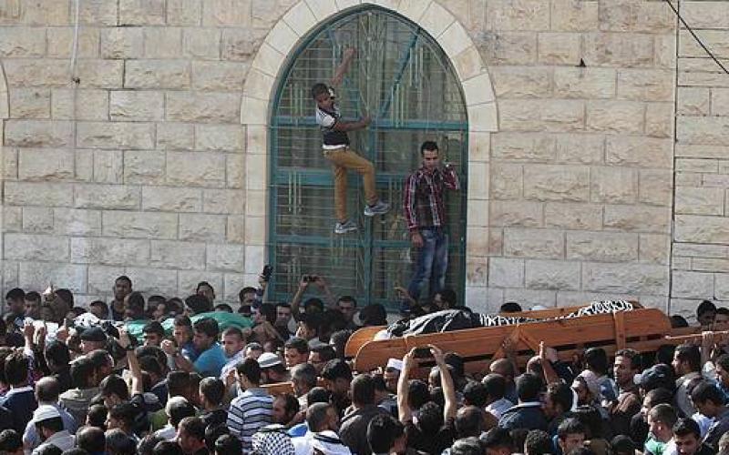 صور: جماهير غفيرة تشيع شهداء الخليل