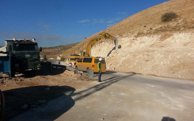الأشغال العامة تباشر بصيانة الطرق بطوباس