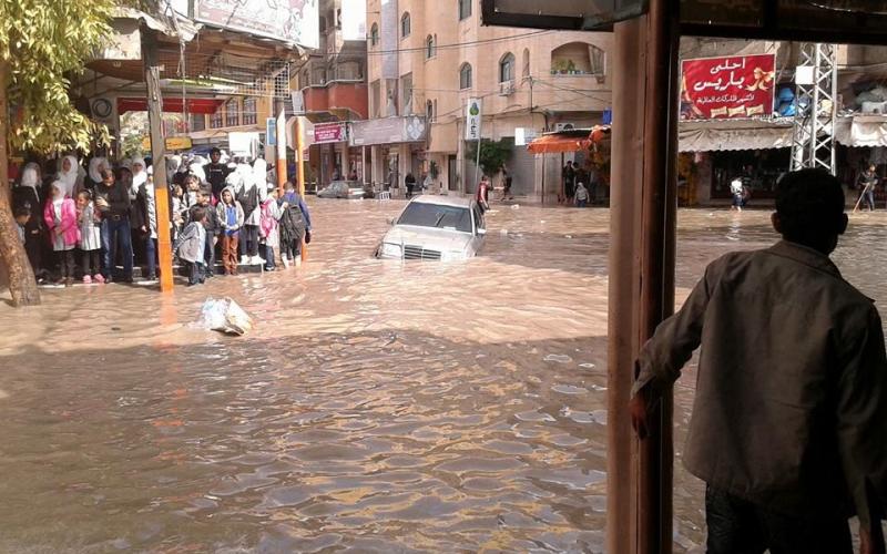 صور: الأمطار تغمر مخيم جباليا شمال القطاع