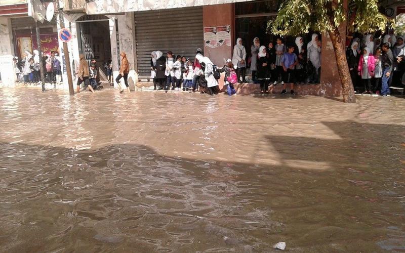 صور: الأمطار تغمر مخيم جباليا شمال القطاع