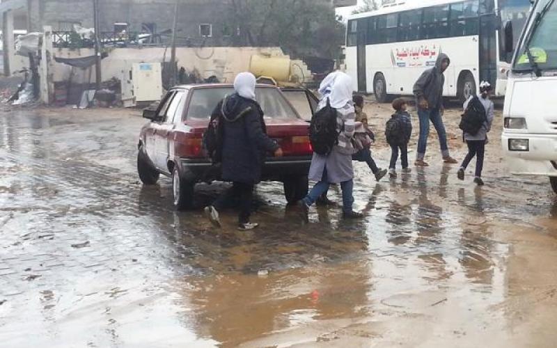 صور: معاناة طلبة خزاعة أثناء توجههم إلى مدارسهم