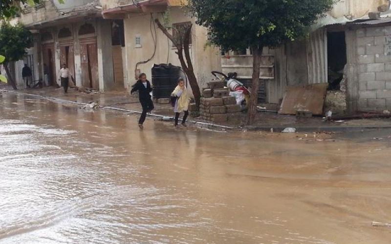 صور: معاناة طلبة خزاعة أثناء توجههم إلى مدارسهم