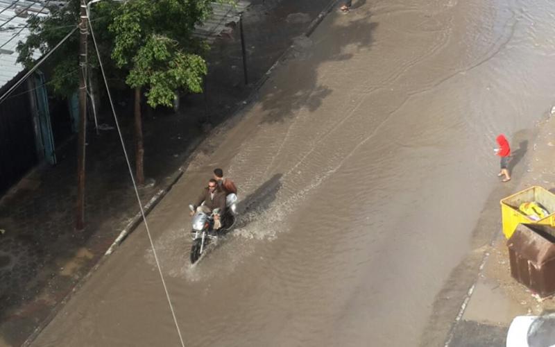 صور: غرق عدد من الشوارع بفعل الأمطار بالوسطى‎