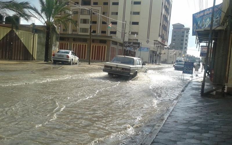 صور: غرق عدد من الشوارع بفعل الأمطار بالوسطى‎