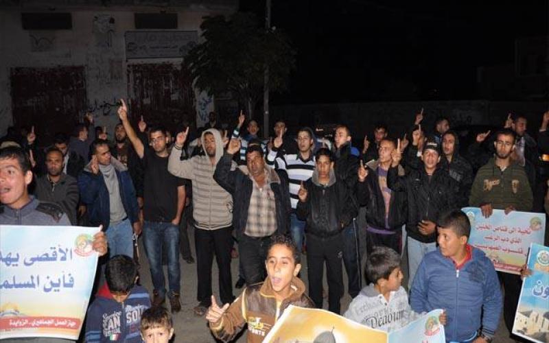 بالصور: حماس تنظم وقفة تضامنية مع الأقصى