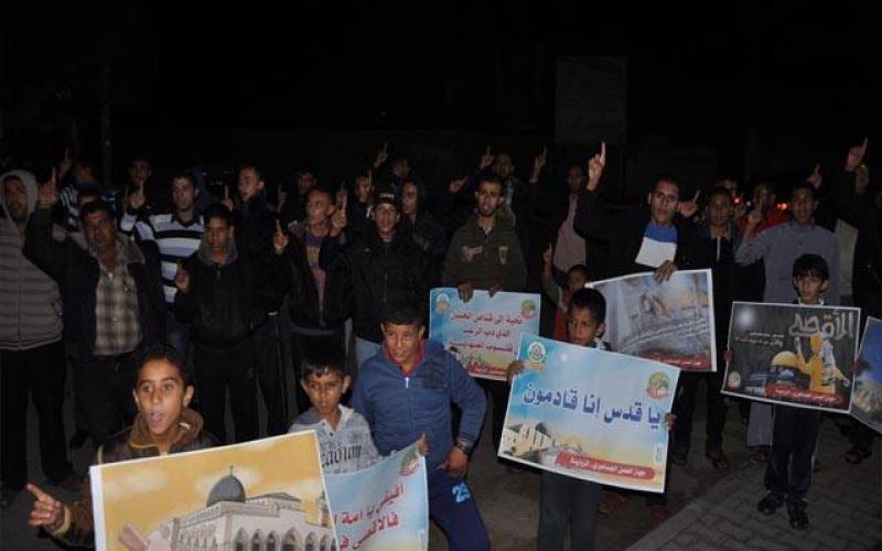 بالصور: حماس تنظم وقفة تضامنية مع الأقصى