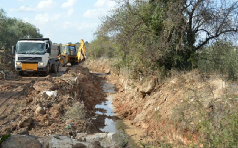 تواصل الاستعدادات لاستقبال الشتاء بطولكرم