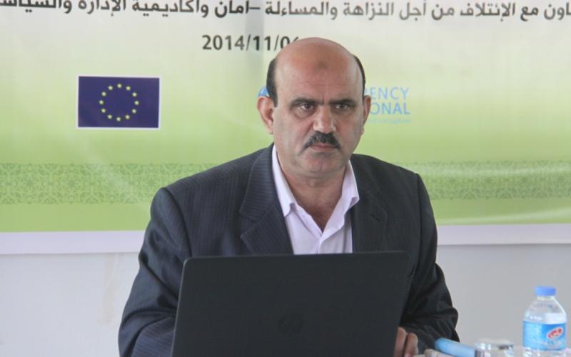 بالصور: طلبة بغزة يناقشون نتائج دراسة النظام الوطني للنزاهة