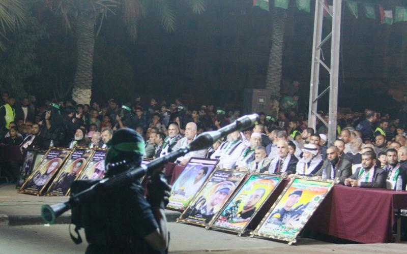 صور: عرض للقسام في حفل تكريم شهداء بغزة