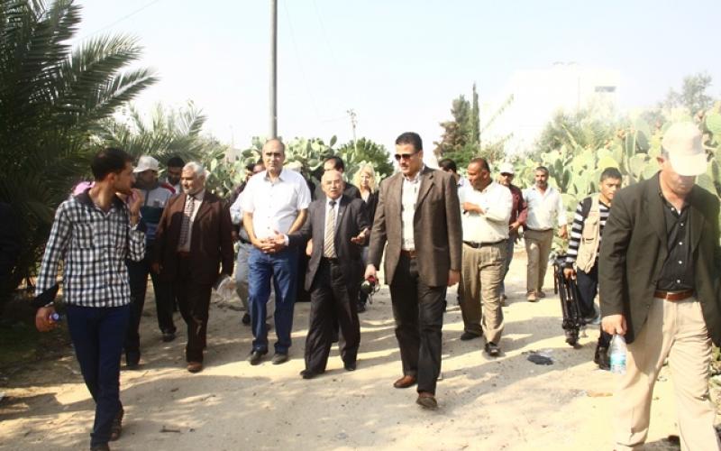 بالصور: المنظمات الأهلية تزور بلدة خزاعة