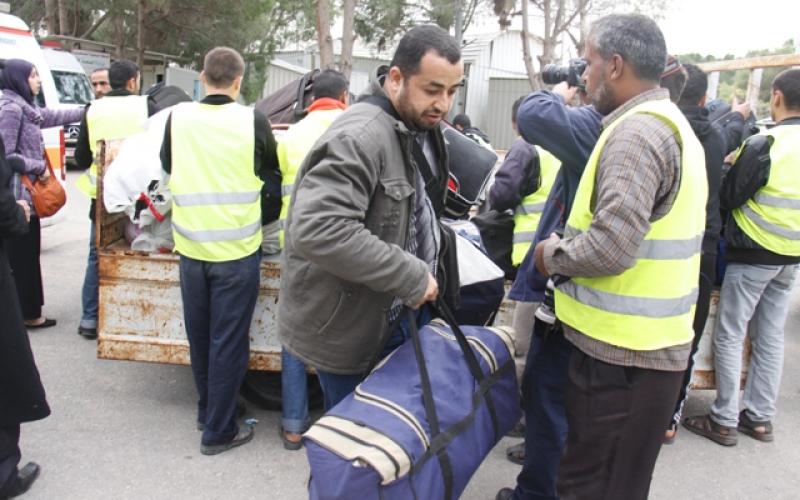 صور: وصول العالقين في مصر إلى معبر رفح