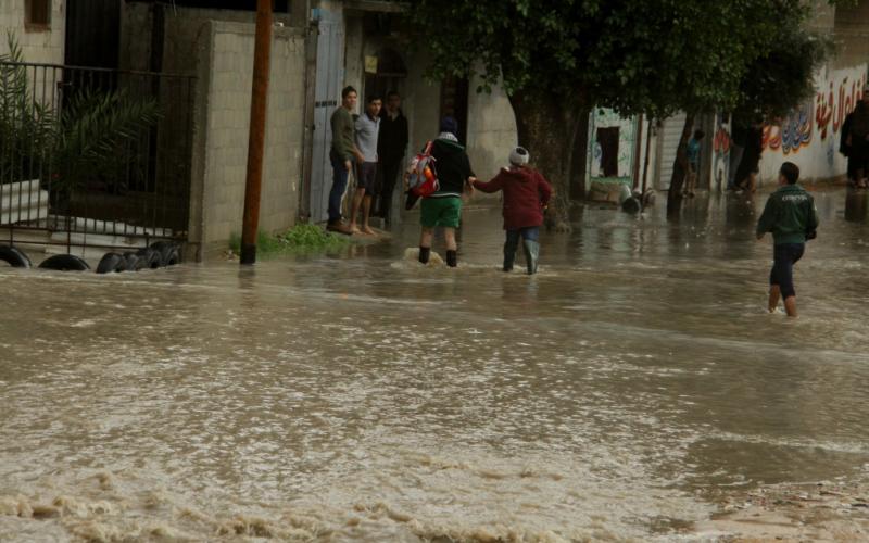 صور: غرق المنازل في منطقة "النفق"