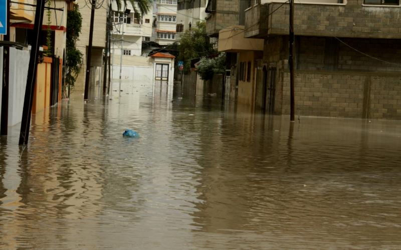 صور: غرق المنازل في منطقة "النفق"