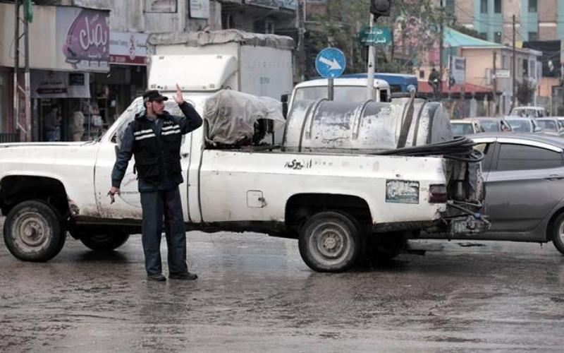 صور: عمل شرطة المرور خلال المنخفض