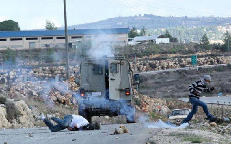لحظة إصابة متظاهر فلسطيني (صور)