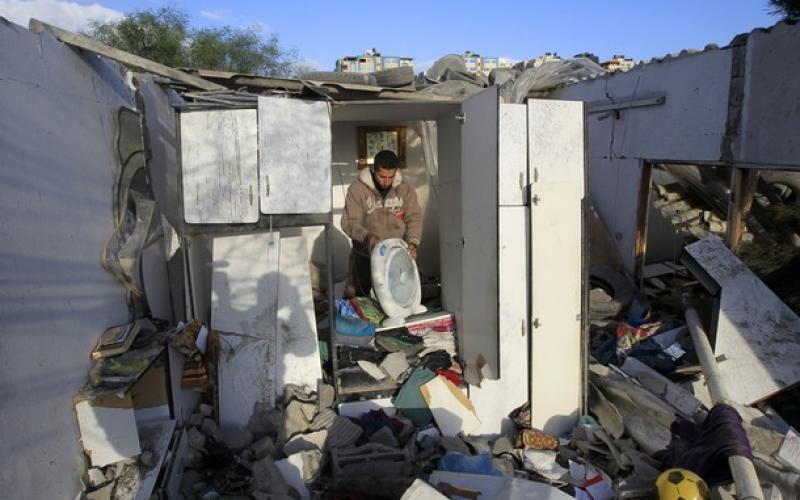 صور الدمار الذي حلّ بمنزل عائلة "الزعلان"