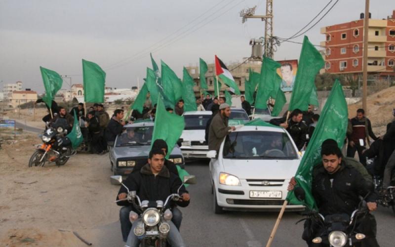 صور.. مسيرات السيارات احتفالا بانطلاقة حماس