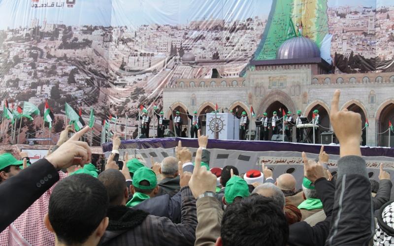 بالصور .. ما سر السبابة في مهرجان حماس ؟!