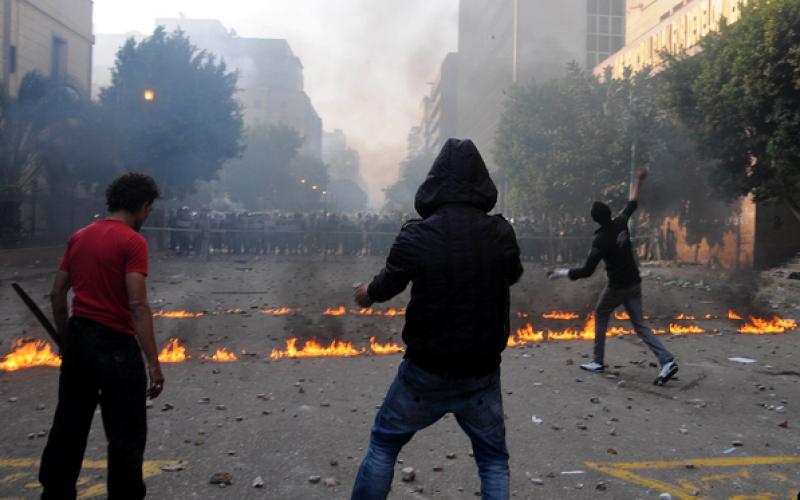 صور.. قتلى وأعمال عنف مستمرة في القاهرة