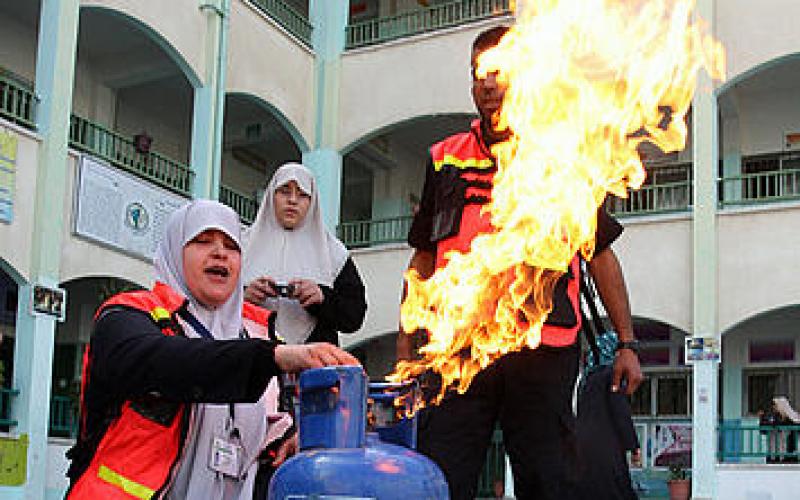 صور..مناورة تنفذها طالبات الثانوية العامة