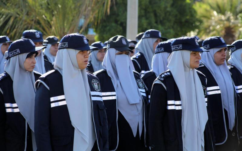 صور.. شرطة نسائية تستعد لتأمين مهرجان حماس